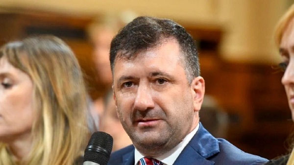Exsenador argentino Kueider es imputado por presunto lavado de dinero con inversiones en el país