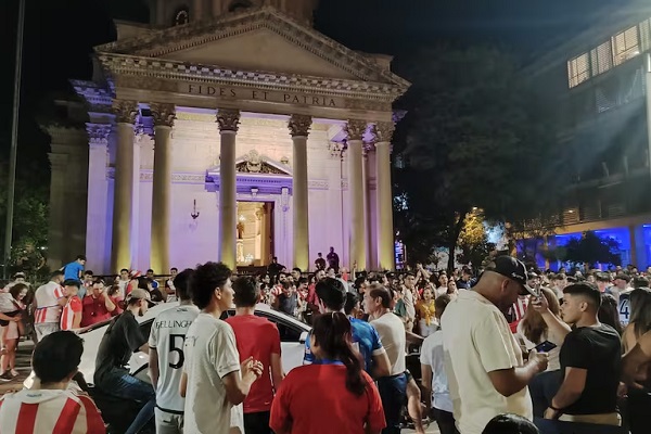 ¿Habrá feriado este viernes si Paraguay avanza en el Mundial 2026?