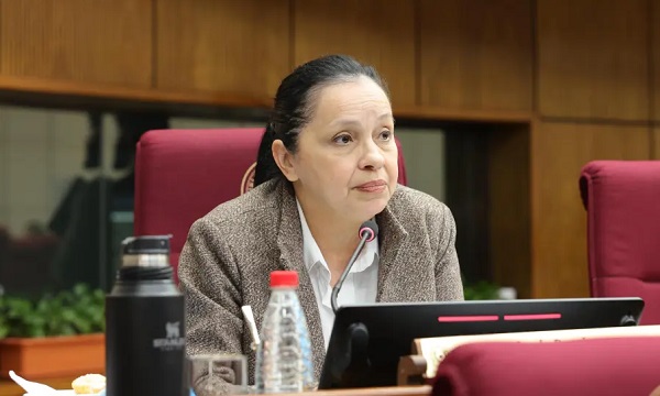 Yolanda Paredes exige denunciar corrupción en el IPS ante la Fiscalía