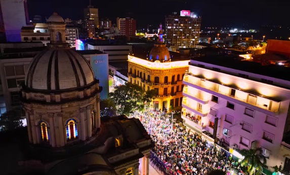 Finde patrio con ferias, arte y memoria en Asunción