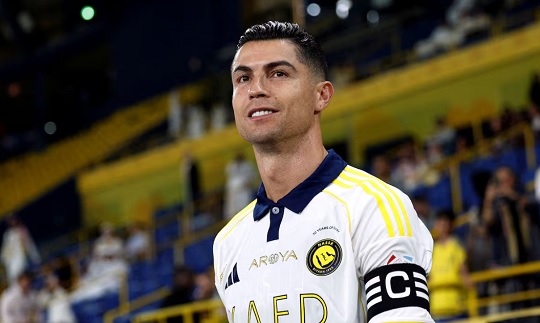Cristiano Ronaldo celebra a su hijo antes del Mundial