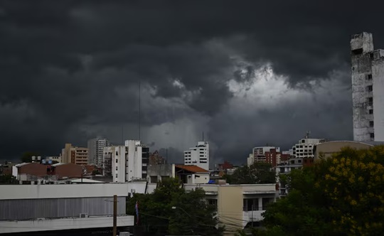 Meteorología prevé lluvias y vientos para este domingo en gran parte del país