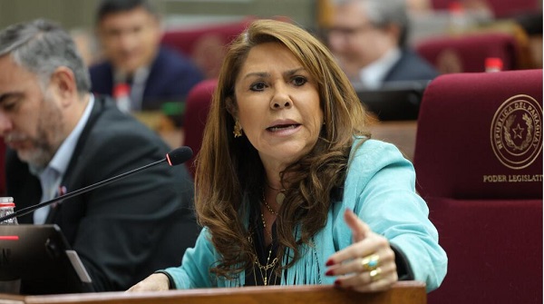 Celeste dispara contra Abdo, Peña y HC por el caso IPS