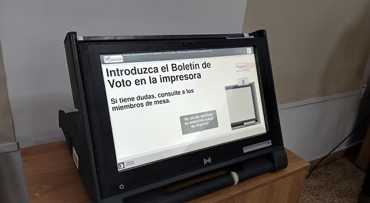Estigarribia defiende máquinas de votación en PLRA