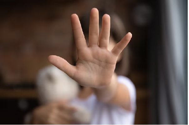 Investigan a sacerdote por presunto acoso sexual