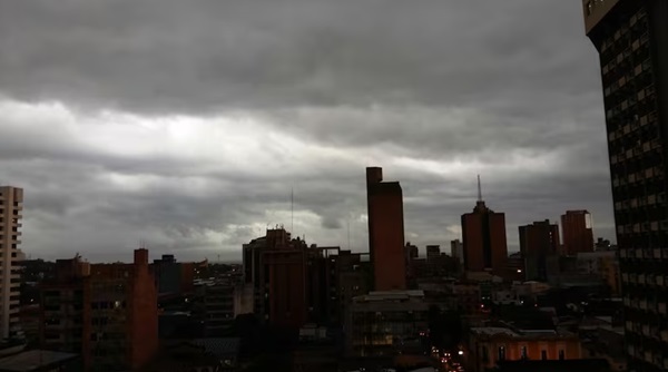 Lluvias y mínimas de 12 grados se esperan esta semana