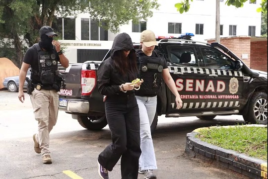 Se entrega presunta integrante de red de drogas VIP en Asunción
