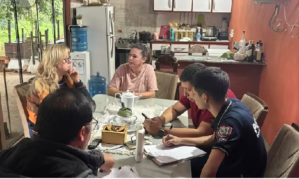 Detienen a mujer por robo a concesionaria Motor Haus