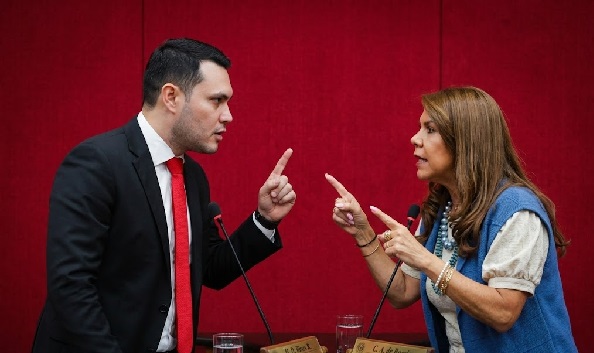 “Esto no es una comisión de barrio”: Amarilla contra Rivas