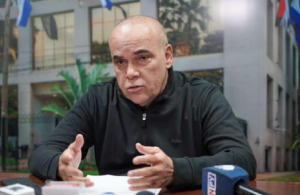 El cartismo impulsa debate sobre reelección y balotaje
