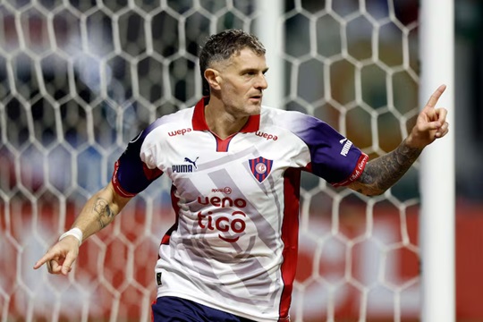 Cerro Porteño busca asegurar el liderato ante Sporting Cristal