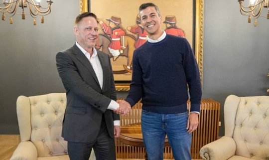 Peña se reunió con el cofundador de PayPal para atraer inversiones