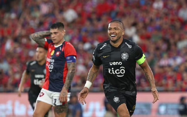 Olimpia y Cerro juegan en simultáneo por la fecha 19