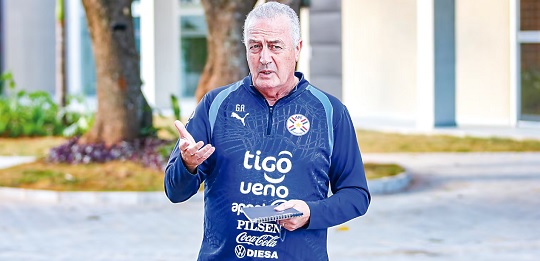 Alfaro: “Ojalá Paraguay pueda ser campeón del mundo”