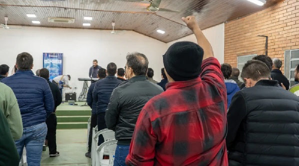 Retiro de hombres: pastor pidió no fastidiar a maridos