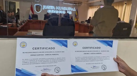 Concejales e intendente de Luque reciben irónico reconocimiento por falta de transparencia