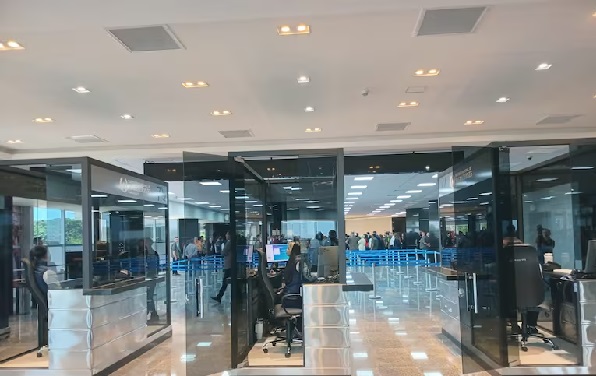 Paraguay recibe nuevo grupo de expulsados de EE.UU.