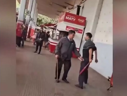 Pelea entre choferes en la Estación de Buses de Asunción