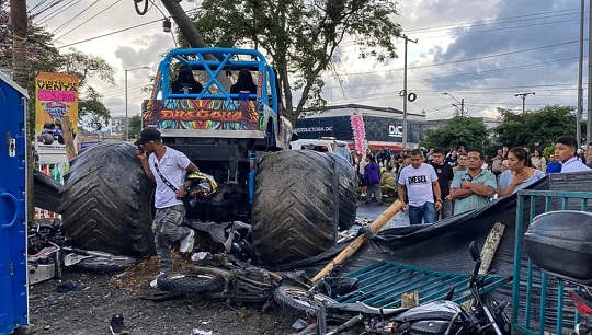 Accidente en show de vehículos en Colombia deja tres muertos