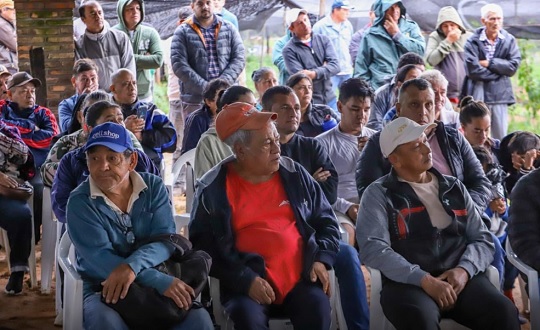 ¿Quiénes cobrarán la pensión de adultos mayores este mes?