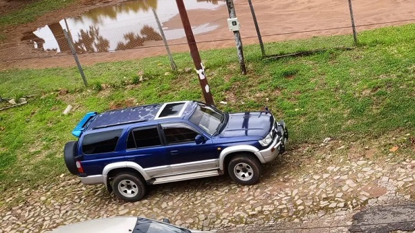 Estudiante denuncia robo de camioneta en la UNA
