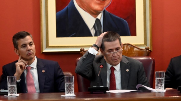 Peña destaca logros económicos ante la ANR y Cartes exige mejoras en salud