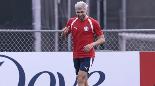 Julio Enciso apunta a ser titular en el debut de Paraguay ante Estados Unidos