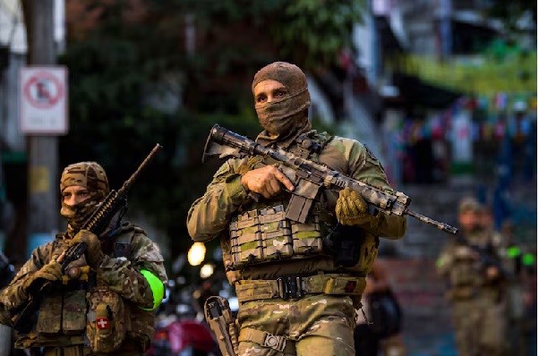 Tiroteo en Río de Janeiro deja atrapados a turistas durante operativo policial
