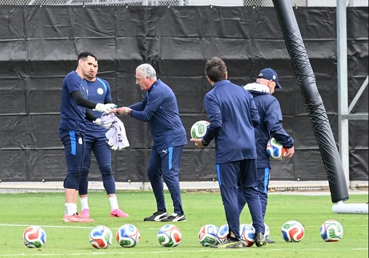 La Albirroja aún no confirma a su guardameta para el debut