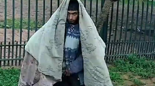 Hombre entró a robar en una casa tapado con una frazada