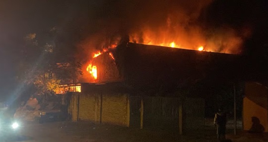 Incendio de gran magnitud afectó recicladora en Capiatá