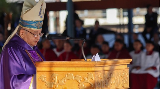 Internan a monseñor Medina por una infección respiratoria