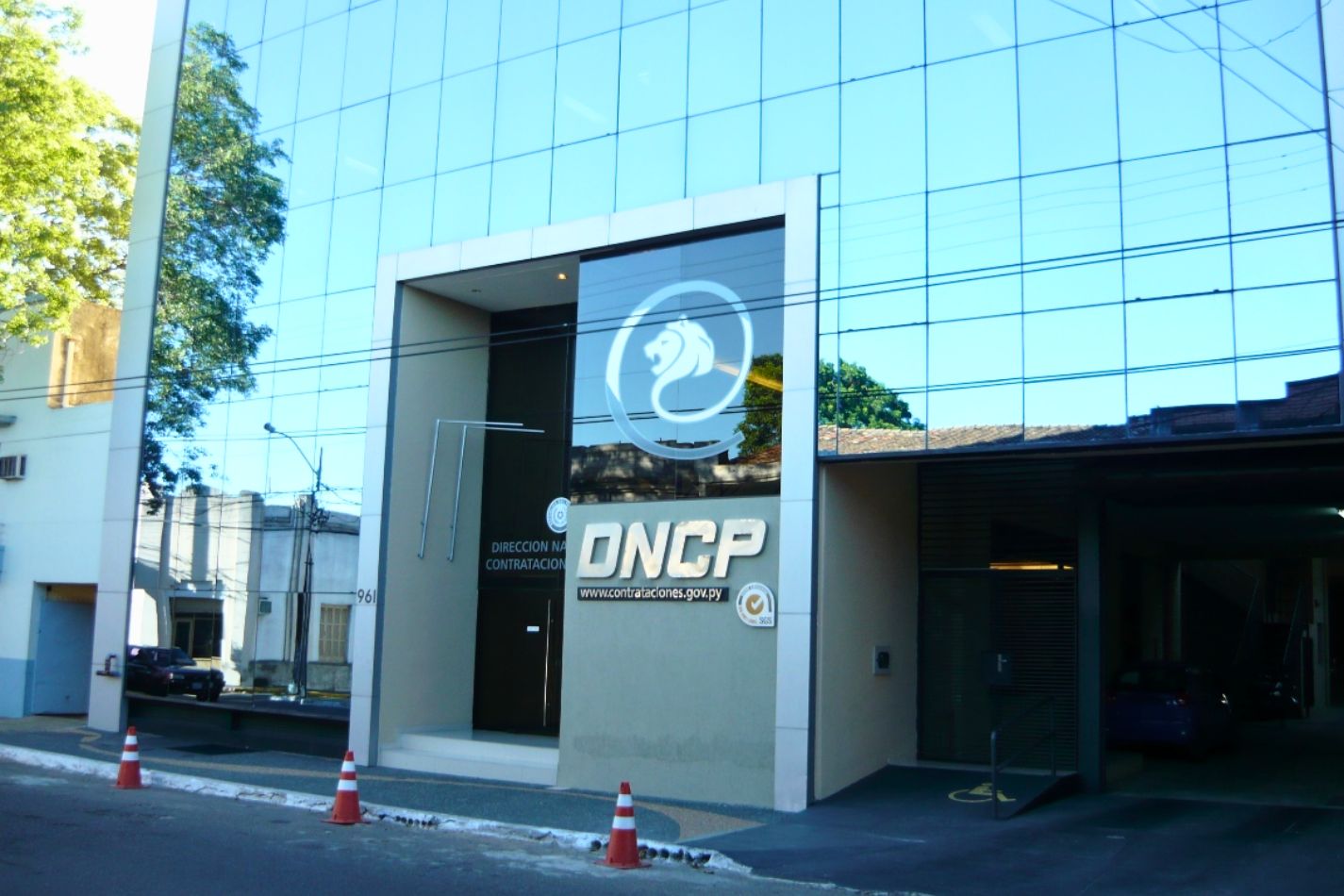 DNCP inhabilita a empresa vinculada al hijo de Federico Franco