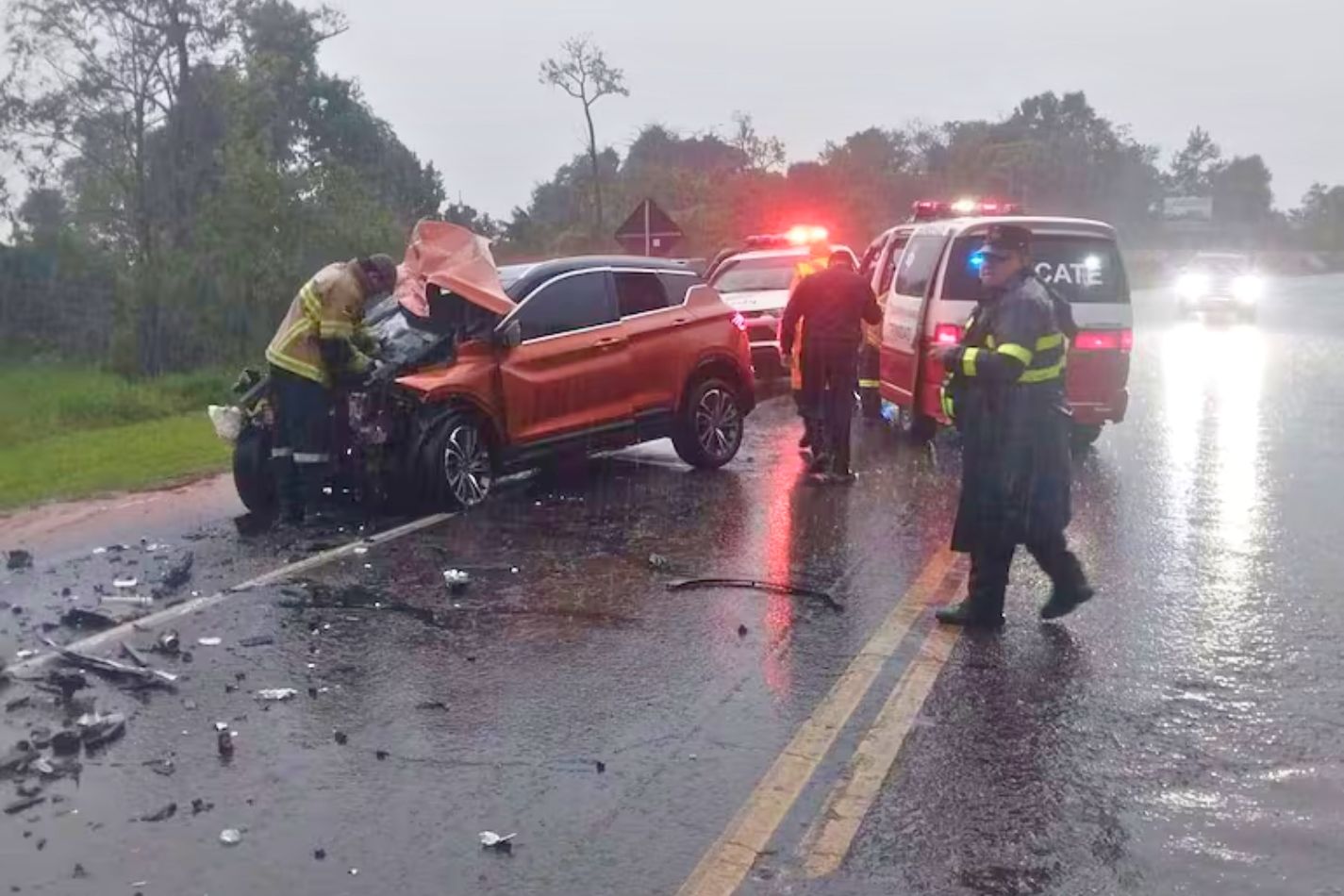 Capitán Miranda: fallece exjueza y dos jóvenes en choque frontal