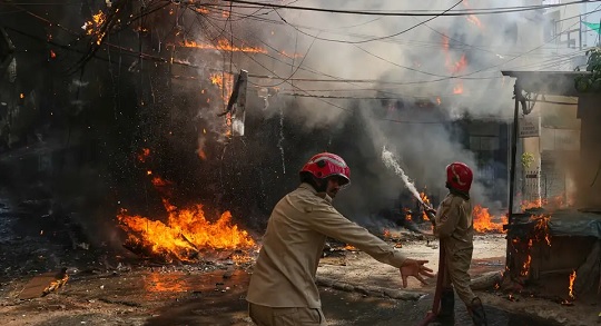 Trágico incendio en India deja 21 fallecidos y 11 heridos