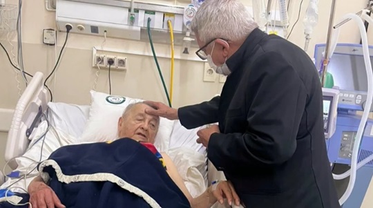 Monseñor Mario Melanio Medina muestra mejoría y permanece estable en IPS