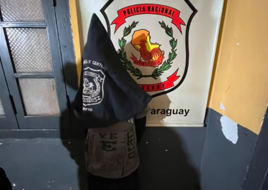 Detienen en Limpio a mujer acusada de robo tras ser identificada por cámaras
