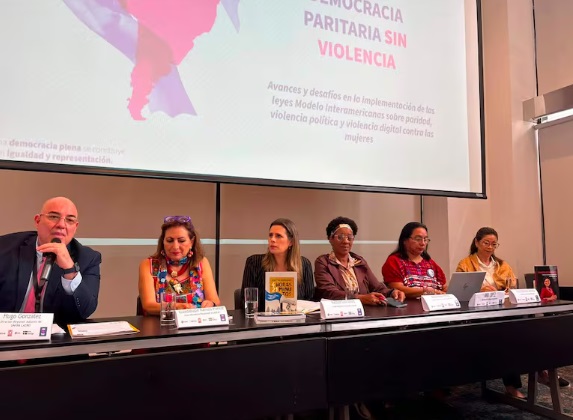 Kattya González denuncia su expulsión del Senado ante la OEA