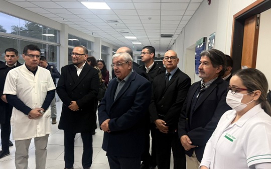Isaías Fretes encuentra fallas estructurales en la Clínica 12 de Junio