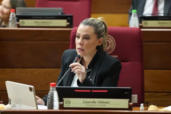 Lizarella Valiente acusa al padre de Tobías de “lucrar” con la muerte de su hijo