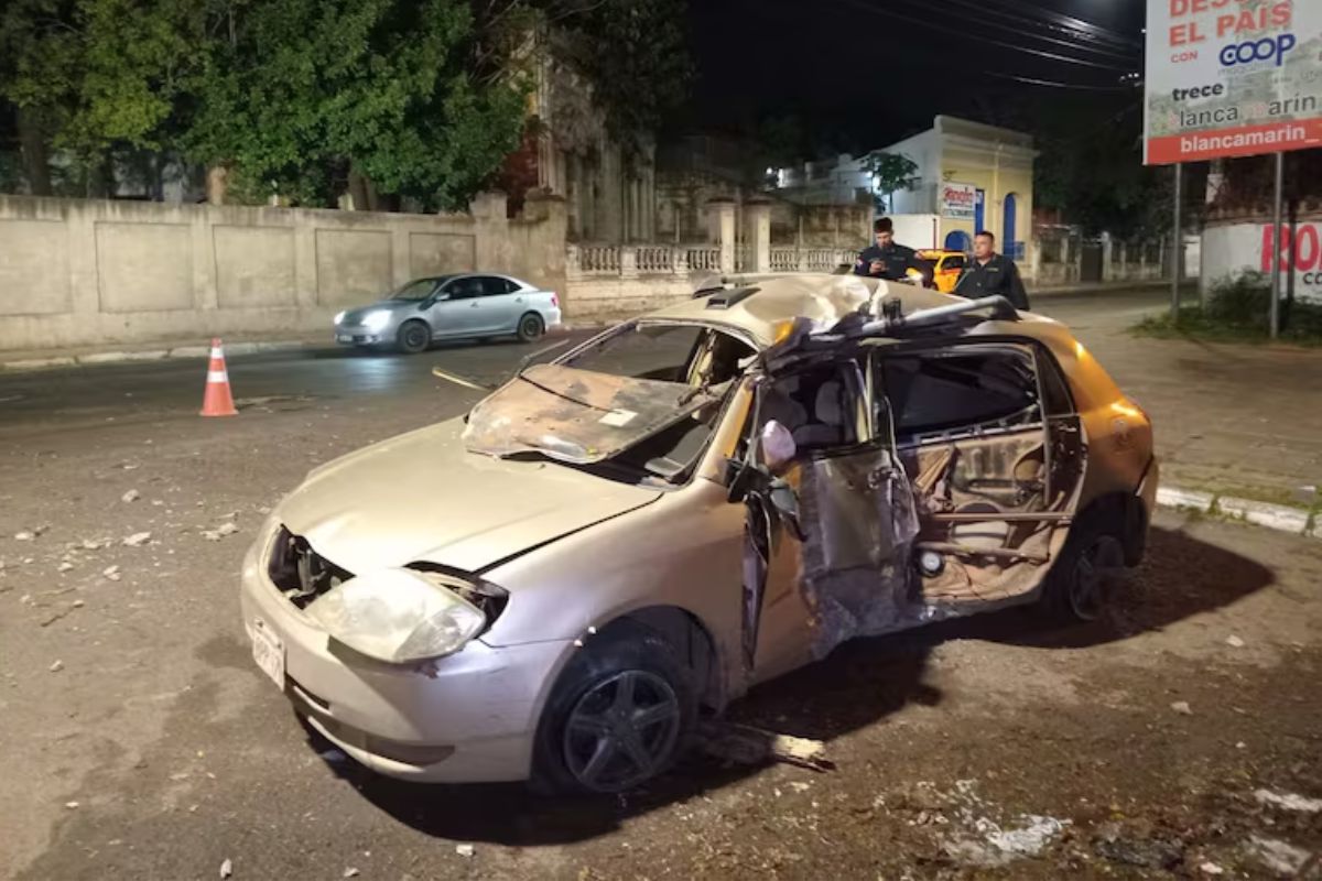 Choque y vuelco en avenida Artigas deja un herido grave