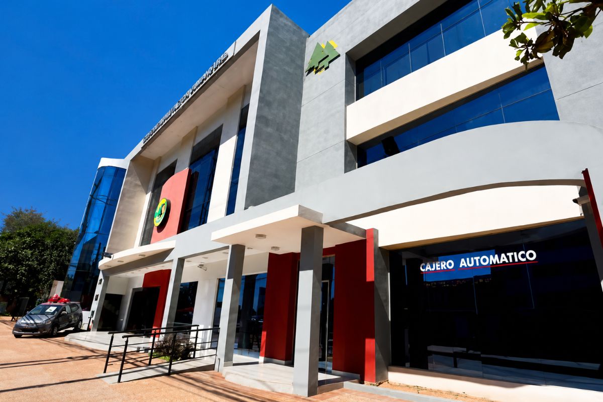 Allanan Cooperativa Lambaré por denuncia sobre venta de créditos