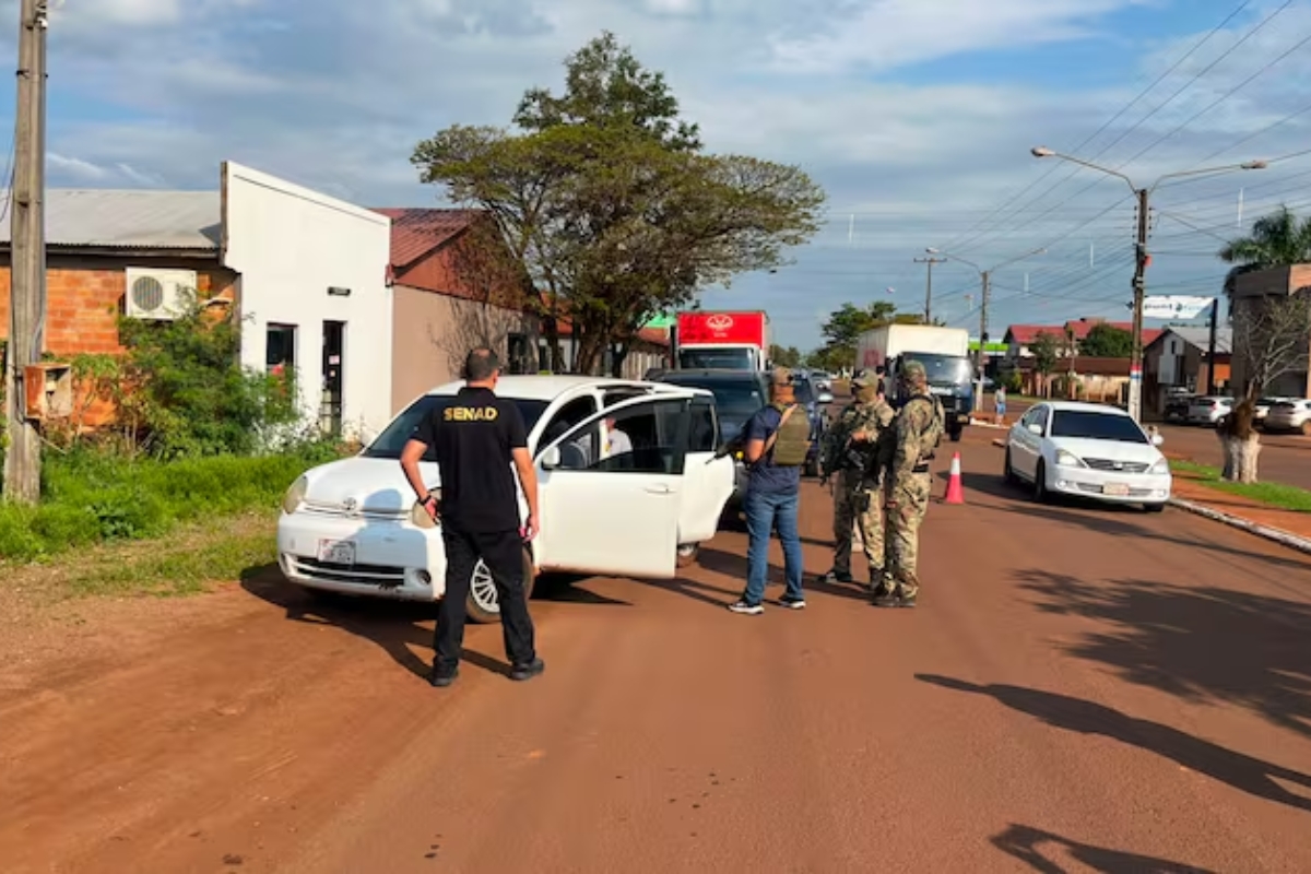 Senad detiene a un policía que transportaba 20 fusiles de guerra