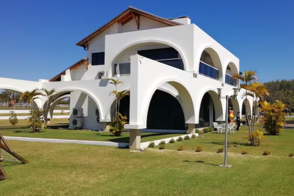 Senabico busca alquilar la quinta de “Cucho” Cabaña desde USD 1.500 al mes