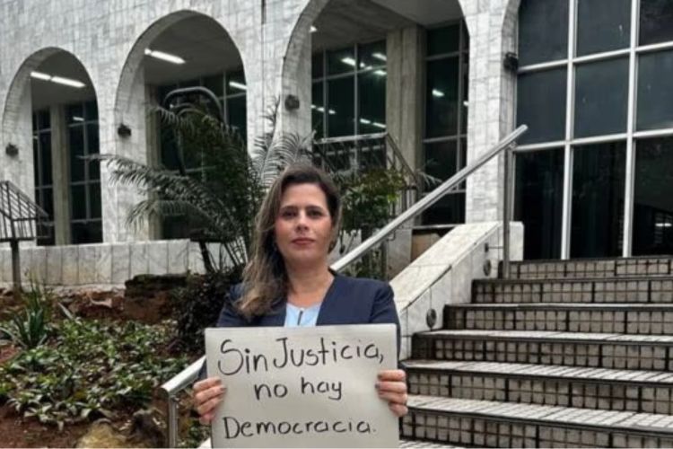 Kattya González acudirá a la CIDH por su expulsión del Senado