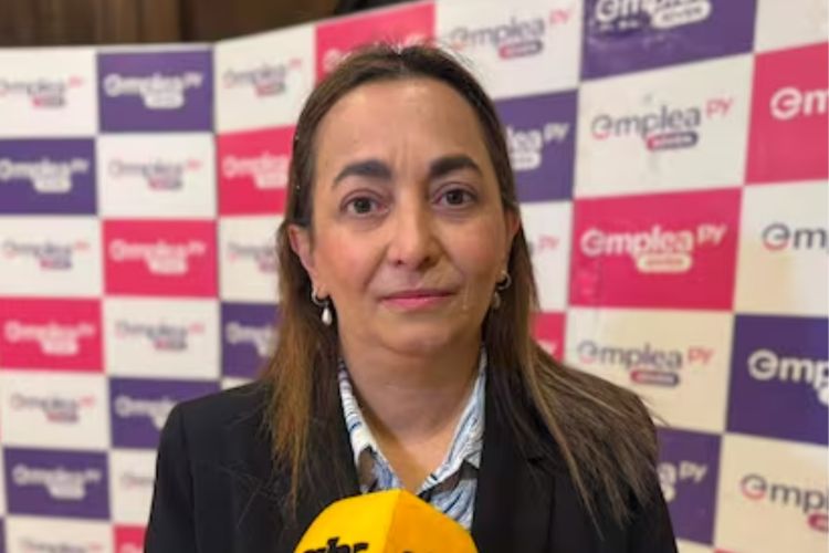 Viceministra afirma que aportar al IPS es una “inversión” pese a la crisis de la previsional