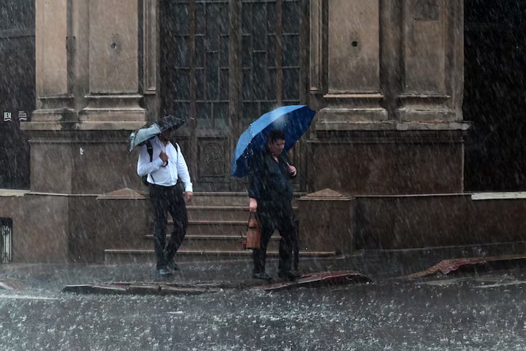 Lluvias y tormentas seguirán este jueves en gran parte del país