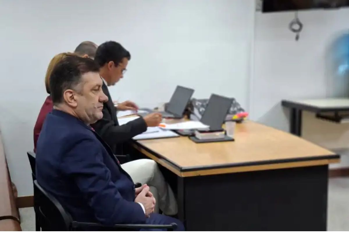 Suspenden audiencia para exsenador Kueider en causa por presunto lavado de dinero
