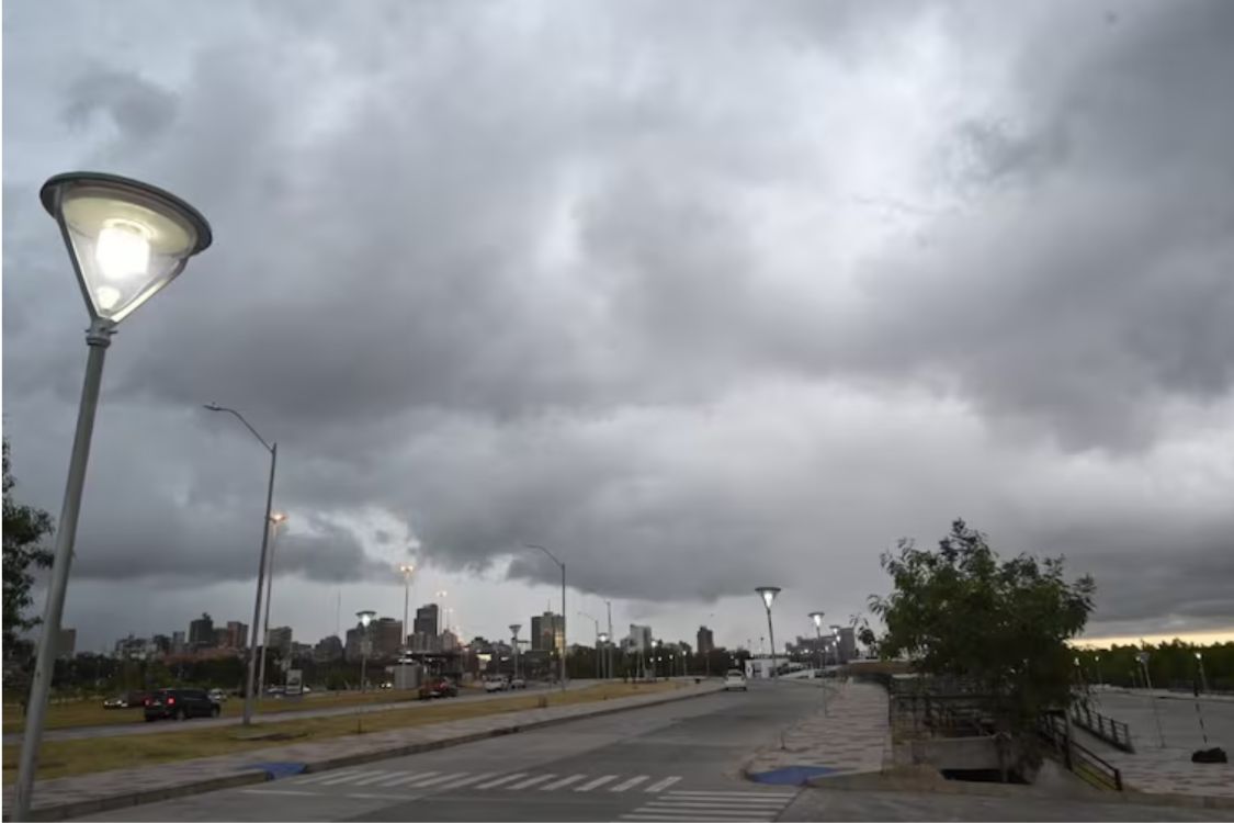 Tormentas y leve descenso de temperatura marcarán el fin de semana