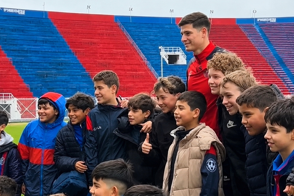 San Lorenzo homenajeó a Orlando Gill tras el Mundial